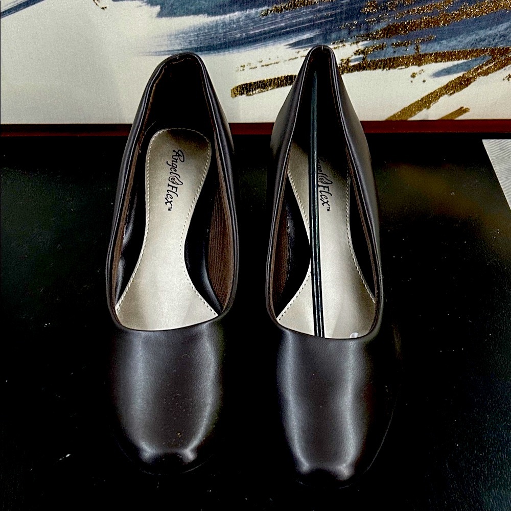 Women's Classic Brown Heels